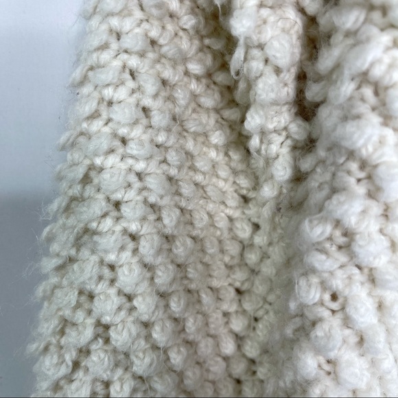 American Eagle Crewneck Sweater Cream Ivory Knit Fluffy Soft Medium - Picture 7 of 11